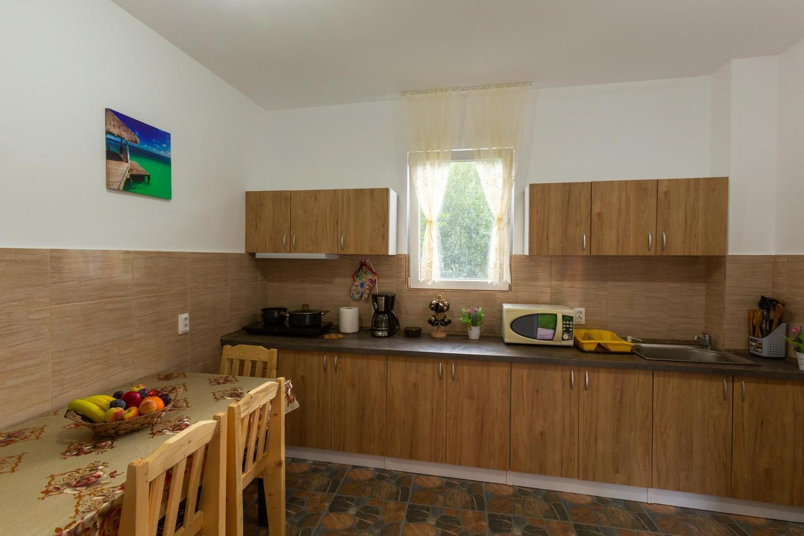 Casa Vio Guest House Nehoiu Eksteriør bilde