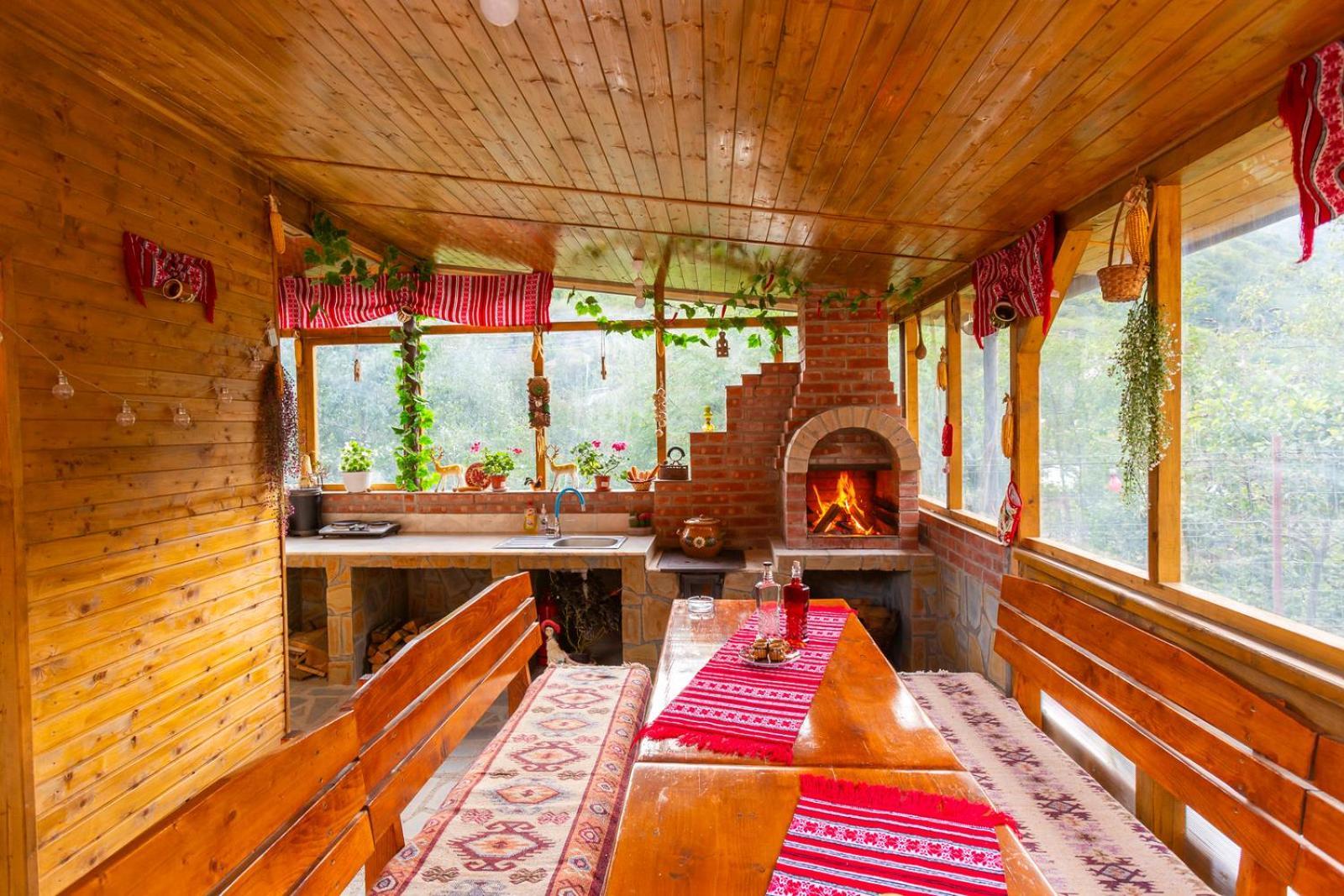 Casa Vio Guest House Nehoiu Eksteriør bilde