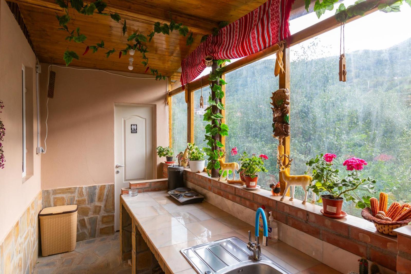 Casa Vio Guest House Nehoiu Eksteriør bilde